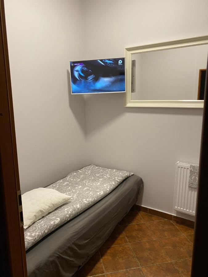 Albergue Piwnica Miechów Exterior foto